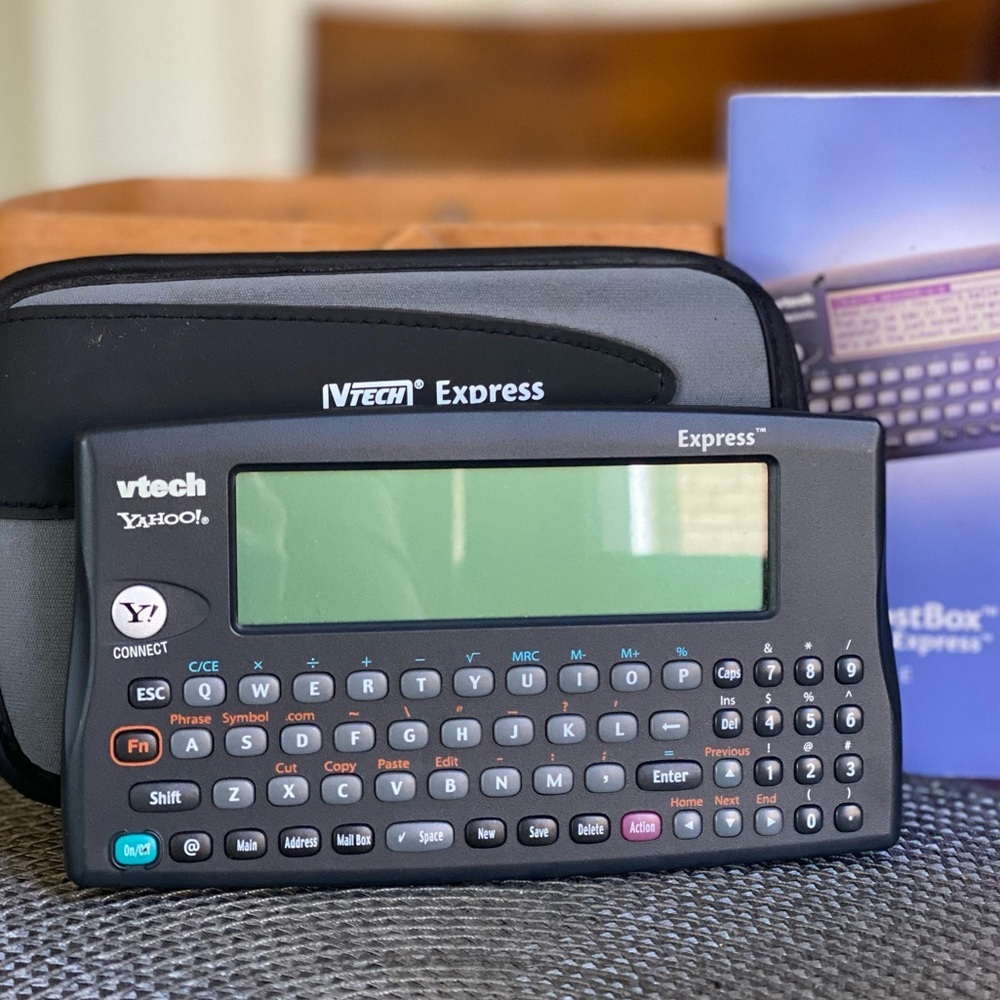 Vtech Express Yahoo E-Mail PostBox Express Model 80-36647 Handheld Vintage 2000